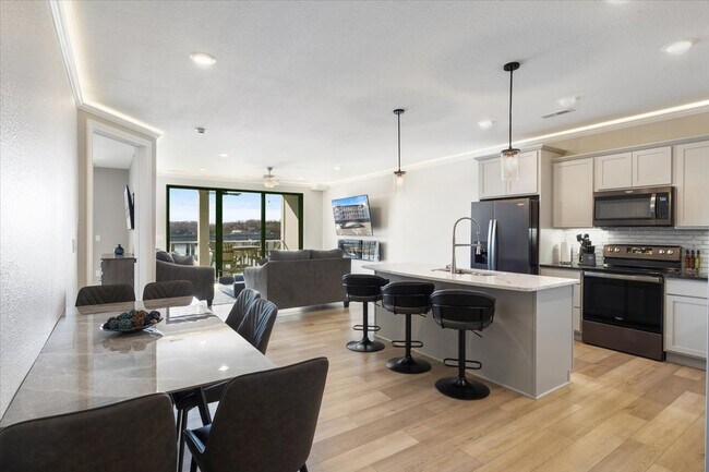 Primary Photo - 4877 Osage Beach Pkwy