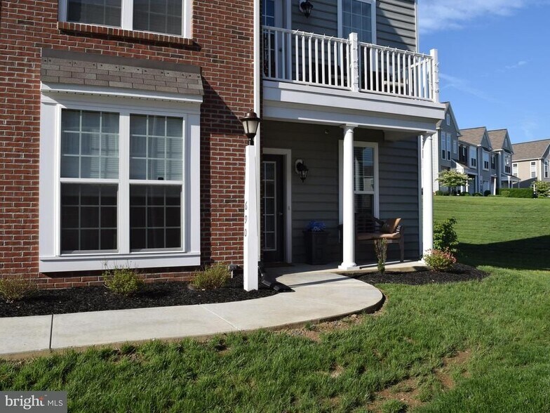 Building Photo - 690 Whitetail Dr