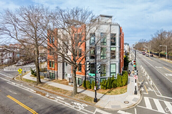 1101-1103 9th St NE - The Stealth