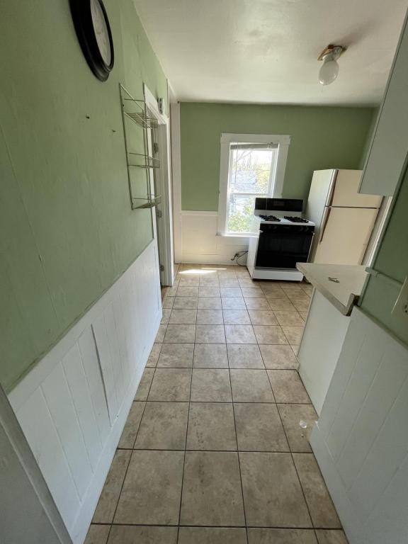 Primary Photo - 28 Essex St