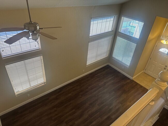 Building Photo - 961 Celestine Cir