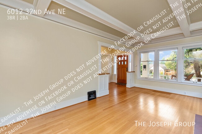 Building Photo - 6012 32nd Ave NE