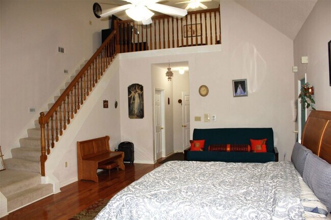 Building Photo - 355 Forest Hill-Irene Rd