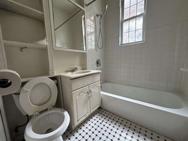 Building Photo - 28-18 41st Ave