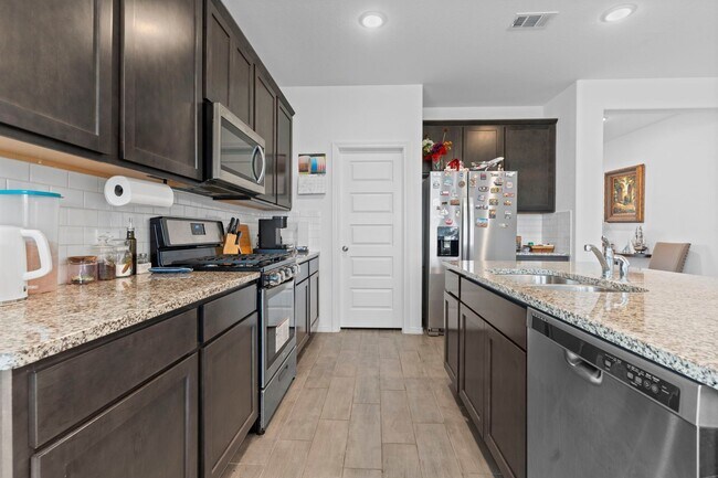 Building Photo - 9658 Caney Trails Rd