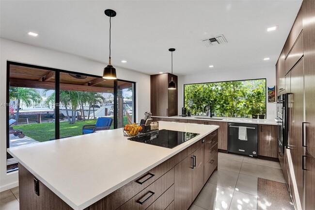 Building Photo - 1021 Guava Isle