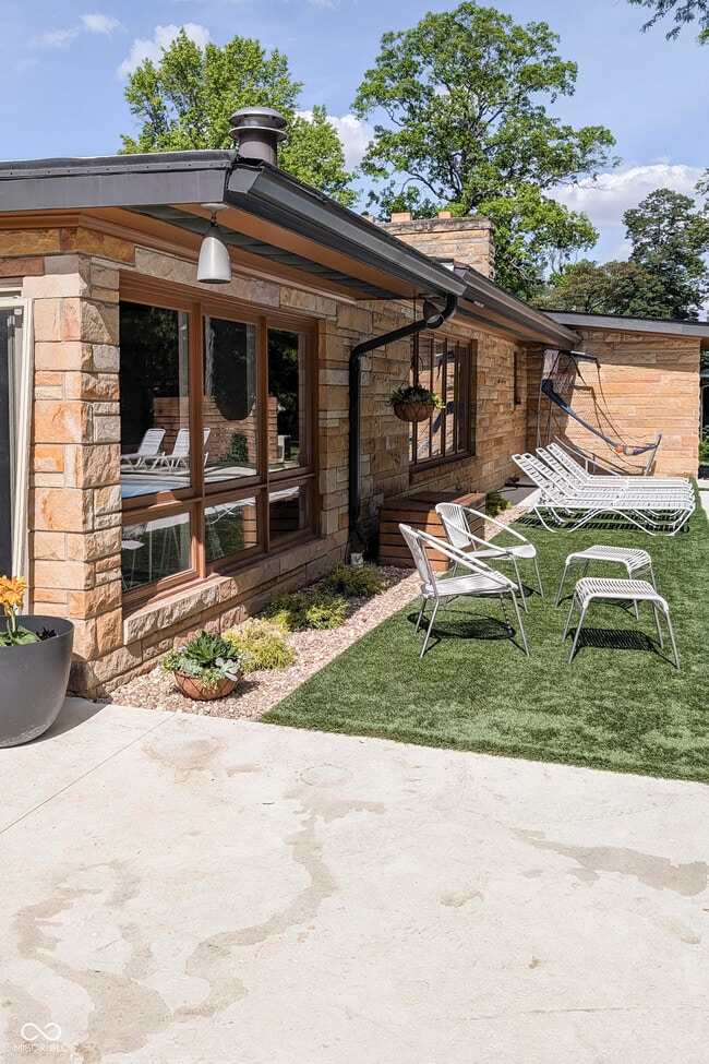 Building Photo - 111 McClellan Rd