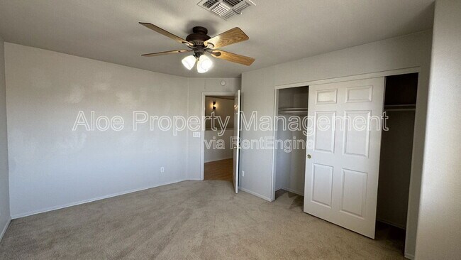 Building Photo - 491 W Ebony Way