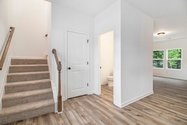 Building Photo - 2022 Boxwood Cir