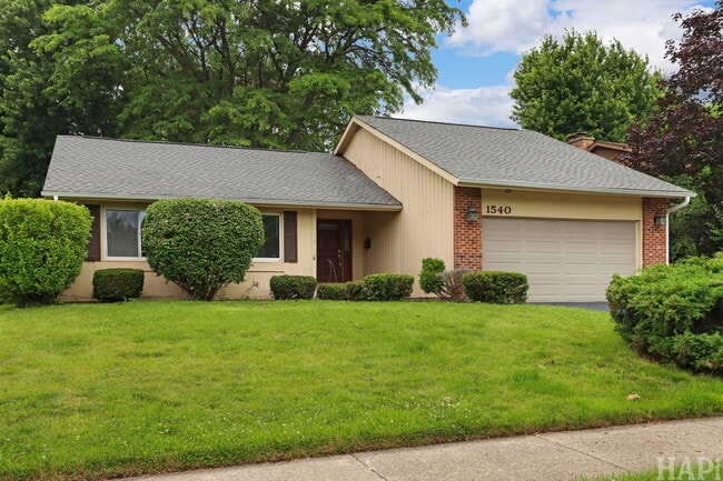 Building Photo - 1540 N Pepper Tree Dr