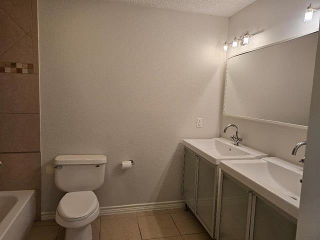 Building Photo - 6011 Longley Ct