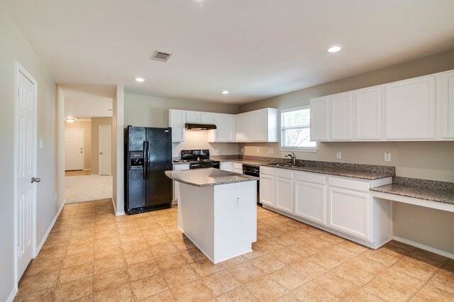 Building Photo - 25 Larkspur Dr