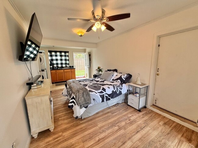 Building Photo - Spacious 2 Bedroom / 2 Bathroom Downstairs Unit Available in Makawao! Unfurnished!