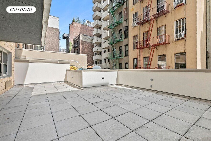 Building Photo - 50 Orchard St