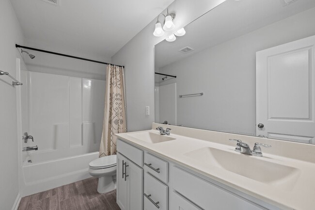 Building Photo - 141 Gremar Dr.