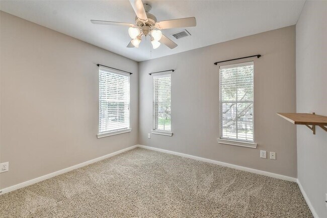 Building Photo - 24031 Bonnamere Ln