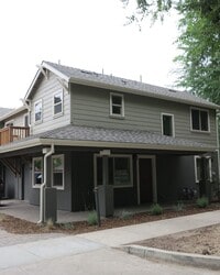 Building Photo - Charming 3 Bedroom & 2.5 Bathroom Available in Atascadero!