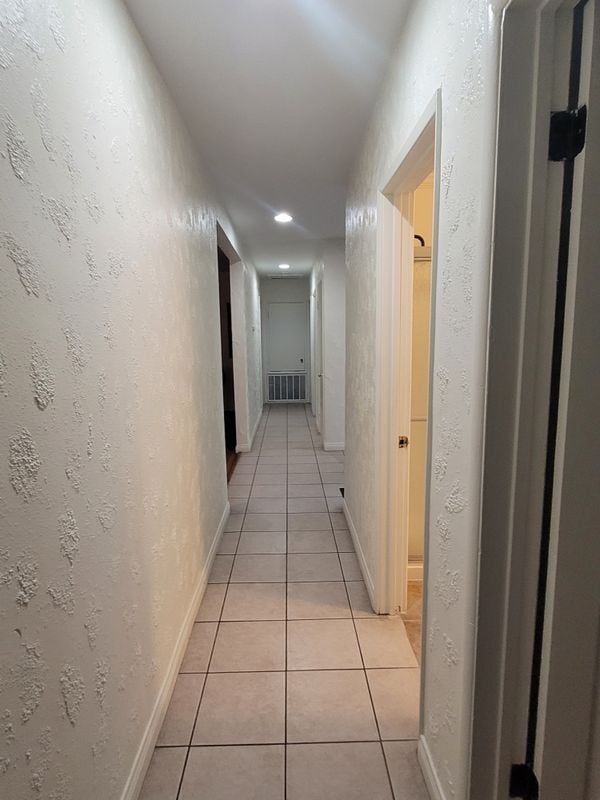 Building Photo - 10854 Marklein Ave