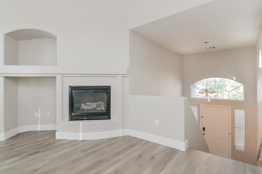 Building Photo - 7243 Twin Maples Ct
