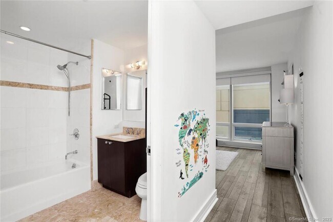 Building Photo - 1 Broad St