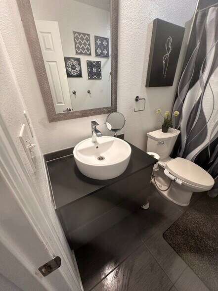 2nd Bathroom - 5536 W 115th Pl