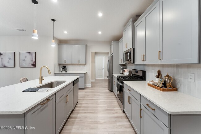 Building Photo - 50 Sydney Cv