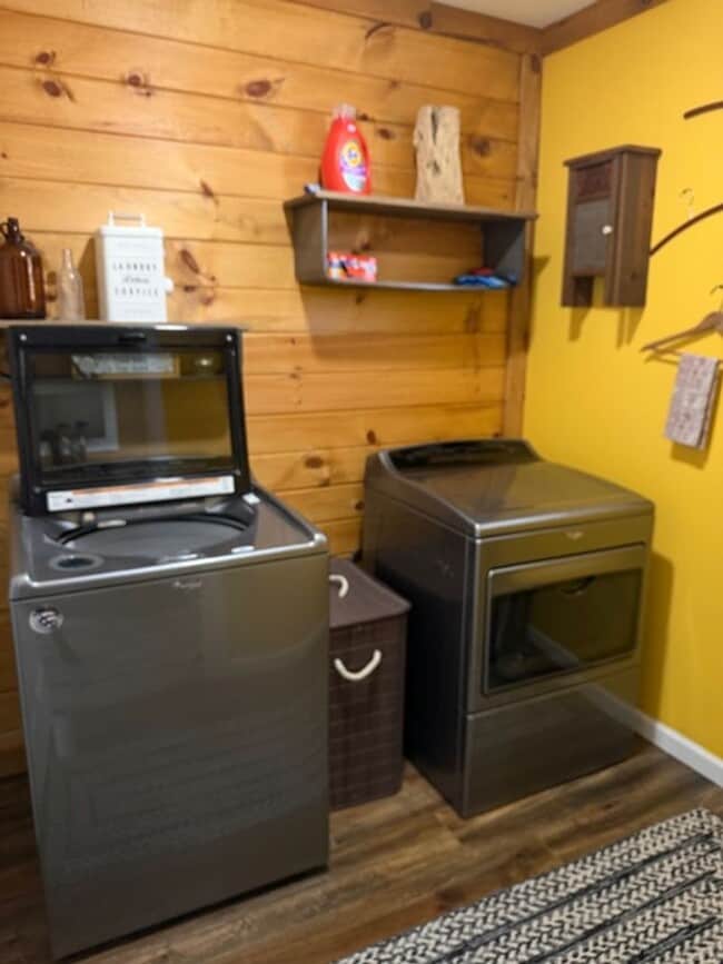 Building Photo - Dandridge 37725 - FULLY FURNISHED 3 bedroom, 2 bath Updated Basement Ranch on 1+ Acre. Pets Welco...