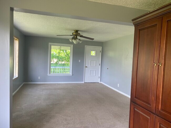 Building Photo - 11790 23 Mile Rd