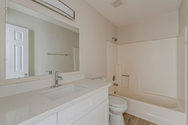 Building Photo - Central Phoenix Remodeled Townhome Oasis –...