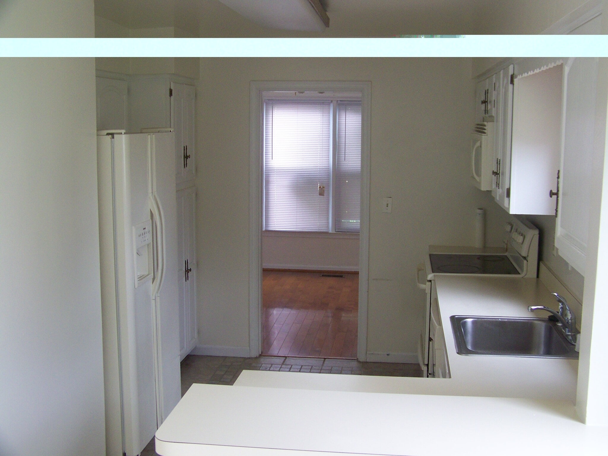 Building Photo - 14208 Greenview Dr