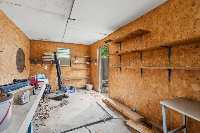 Building Photo - 10001 Ridgeview Dr