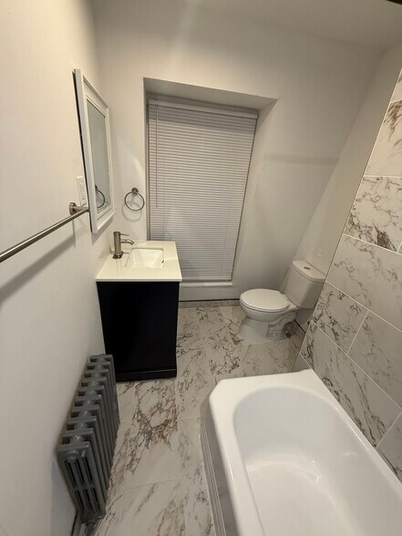 Building Photo - 205 N 65th St