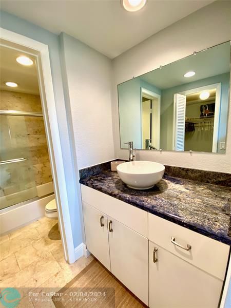 Building Photo - 6000 N Ocean Blvd