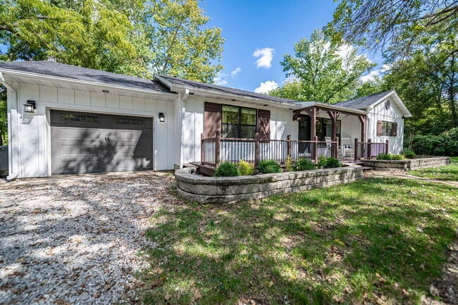 Building Photo - 502 N Strawn Rd