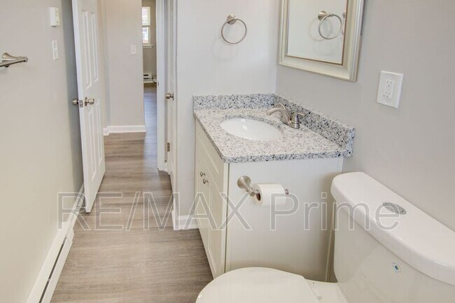 Building Photo - 7919 Thompson Rd