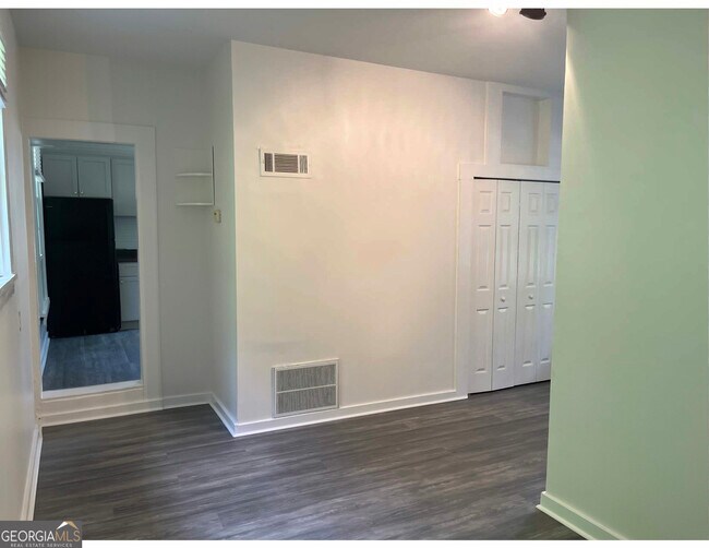 Building Photo - 806 Briarcliff Rd NE