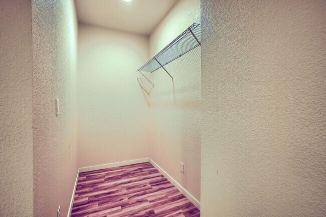 Building Photo - 2421 Rose Ct