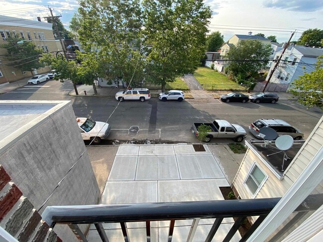 Building Photo - 176 Avenue F