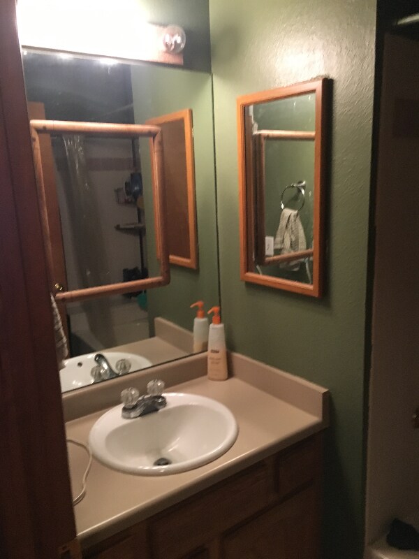 Building Photo - 1930 Valley View Dr