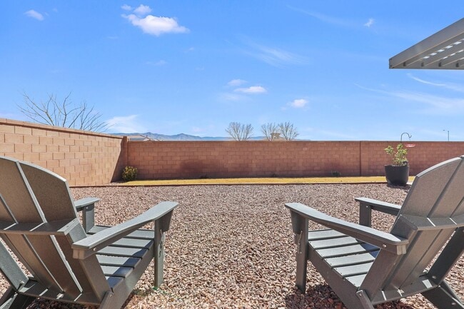 Building Photo - Beautifully Maintained 3 Bedroom Home in Mesa Village