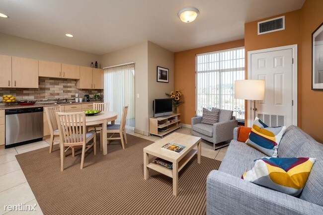 Building Photo - 6101 SE 93rd Ave