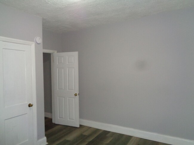 Building Photo - 3826 Fairhaven Ave