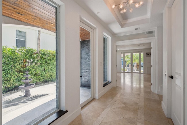 Building Photo - 55 Isle of Venice Dr