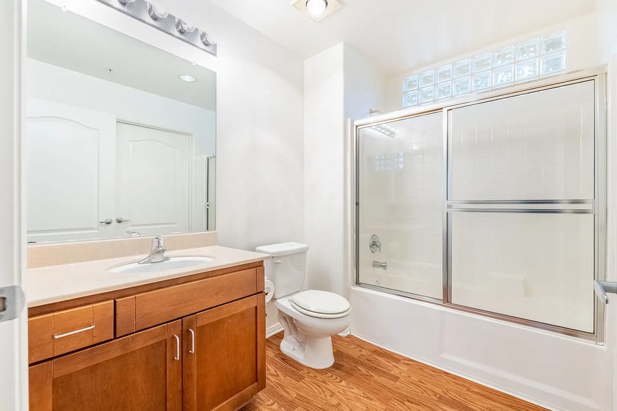 Building Photo - 4060 Glencoe Ave