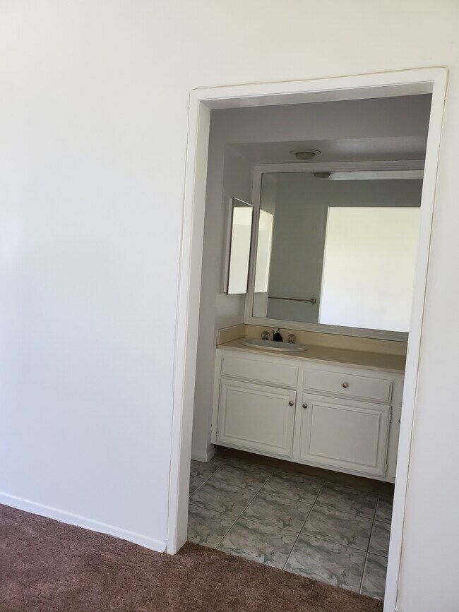 Master Bath Vanity - 1823 11th St