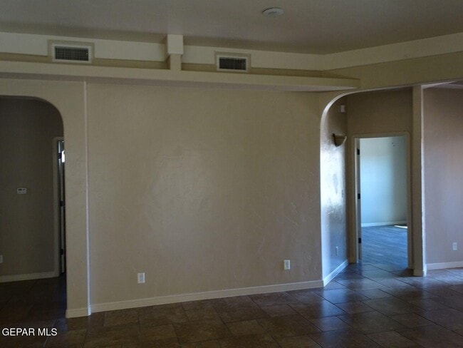 Building Photo - 3309 Garden Point Dr