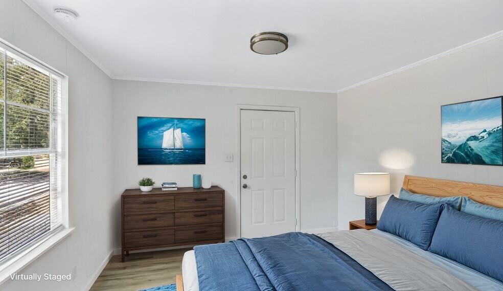 Building Photo - 711 S Houston St