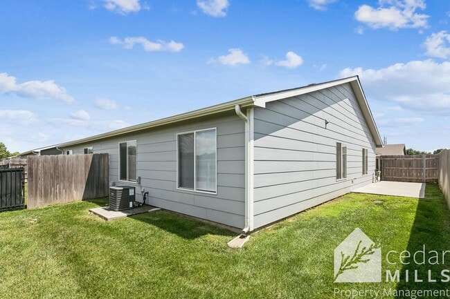 Building Photo - Beautiful 3-Bedroom Duplex in Park City!