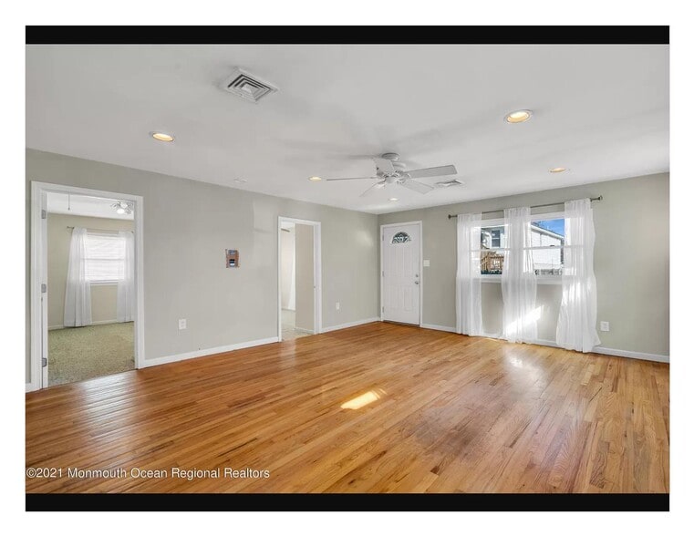 Building Photo - 6 Locust St