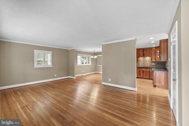 Primary Photo - 18 Steele Ave